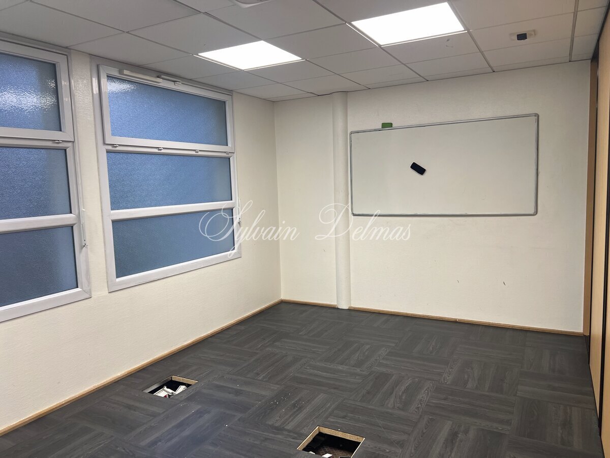 IMMEUBLE DE BUREAUX  Prix sacrifié