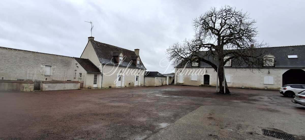 Domaine de 180ha d’un seul près de à Loches.