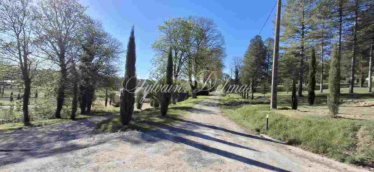 Magnifique château prêt à emménager, a 20min de Tours ! Prenez simplement les clés et installez-vous...