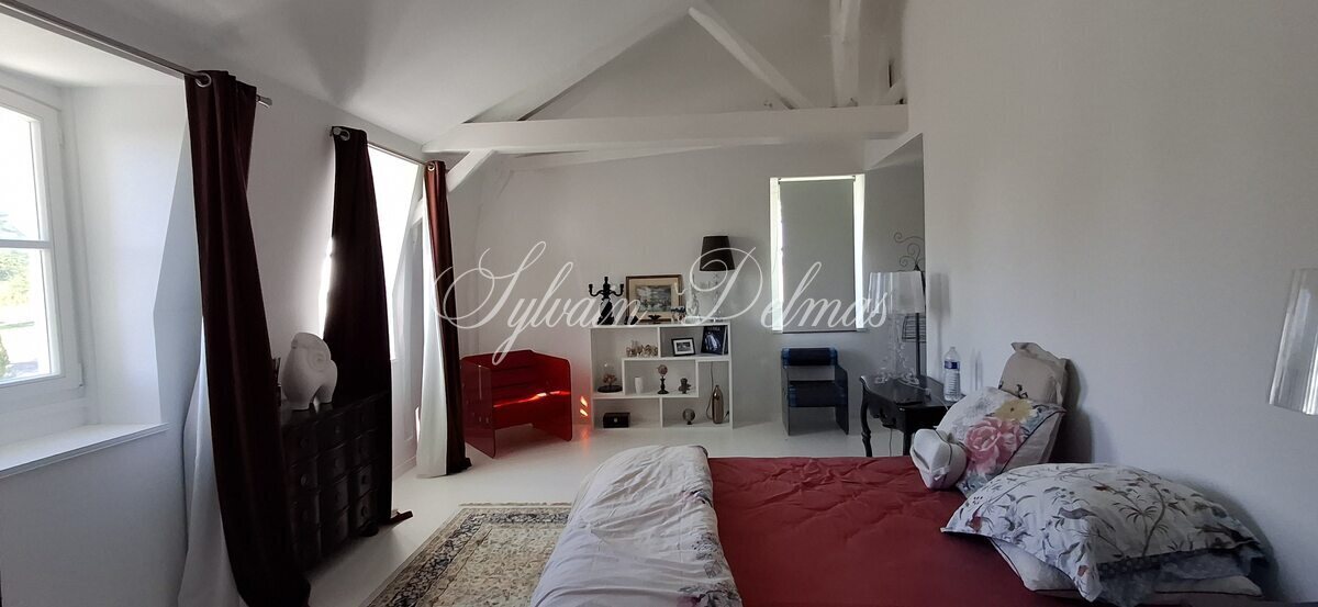 Magnifique château prêt à emménager, a 20min de Tours ! Prenez simplement les clés et installez-vous...