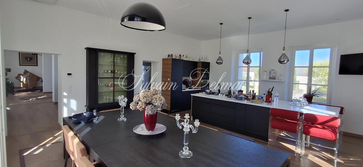 Magnifique château prêt à emménager, a 20min de Tours ! Prenez simplement les clés et installez-vous...