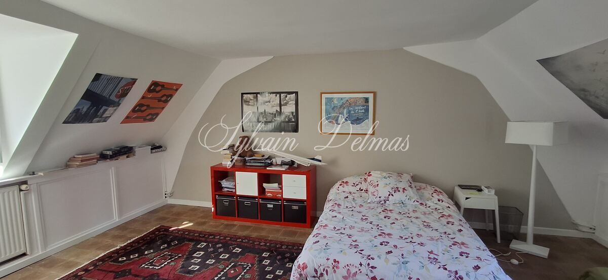 Superbe Maison en piere de taille du XVIII ème en parfait état au sud de Tours.