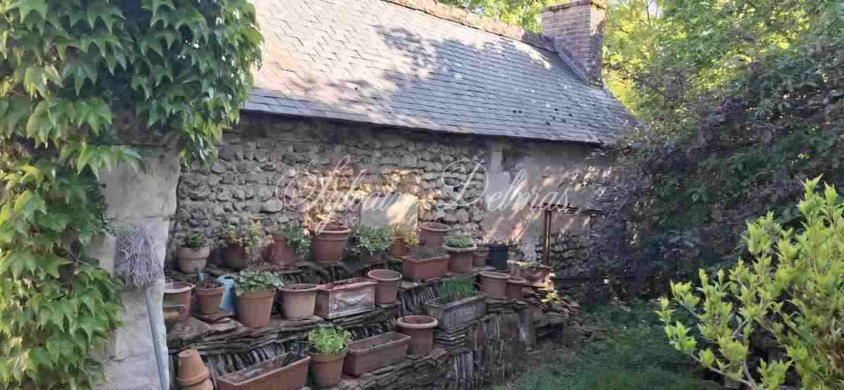 Superbe Maison en piere de taille du XVIII ème en parfait état au sud de Tours.