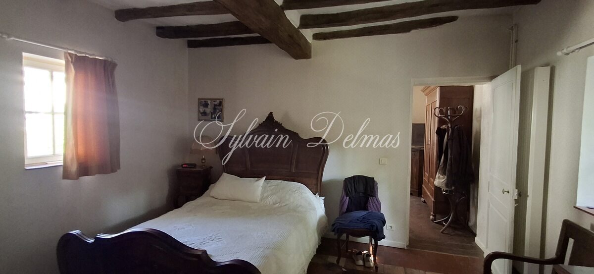 Superbe Maison en piere de taille du XVIII ème en parfait état au sud de Tours.