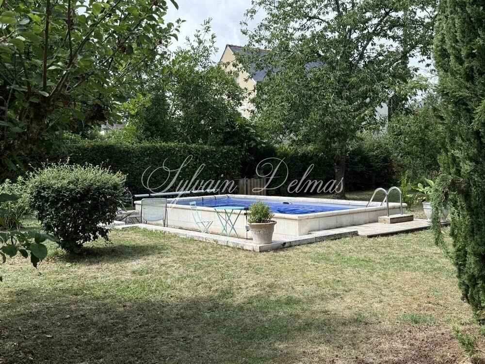 Superbe Maison en piere de taille du XVIII ème en parfait état au sud de Tours.