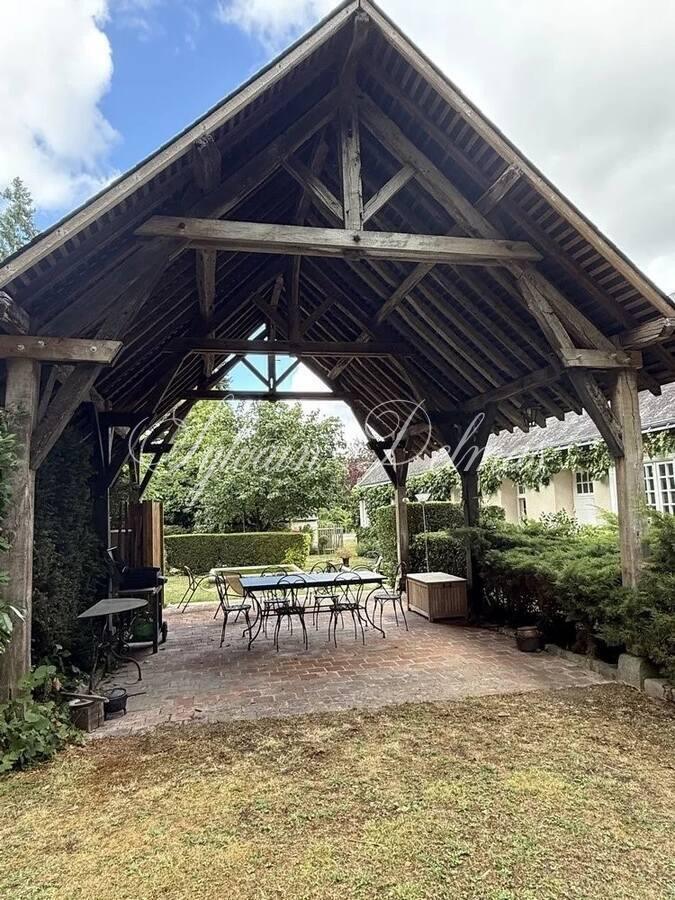 Superbe Maison en piere de taille du XVIII ème en parfait état au sud de Tours.