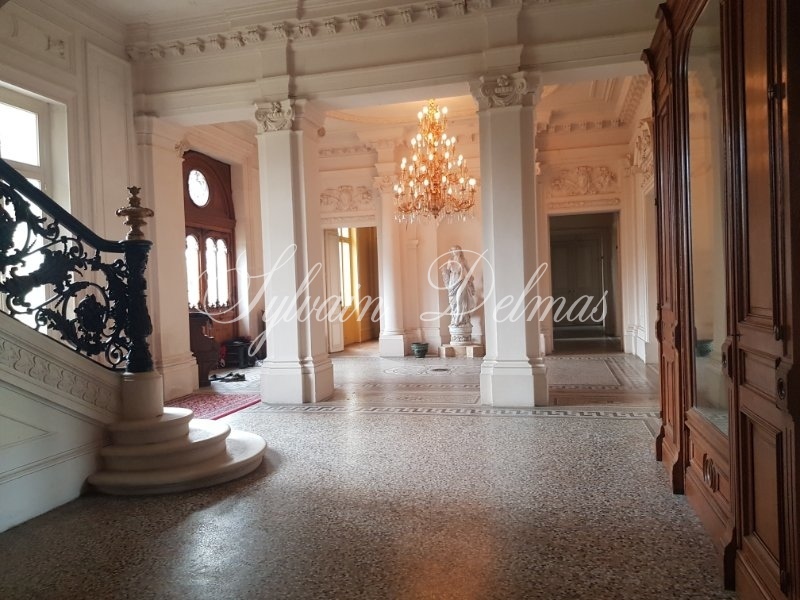 Château — Chateau - 30 pièces - 1600m²