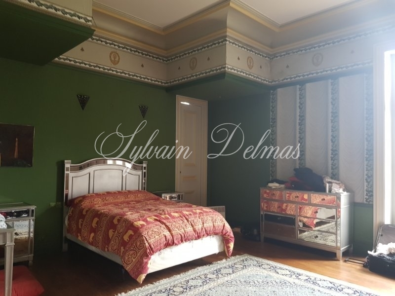 Château — Chateau - 30 pièces - 1600m²