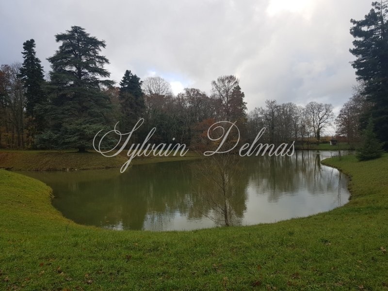 Château — Chateau - 30 pièces - 1600m²