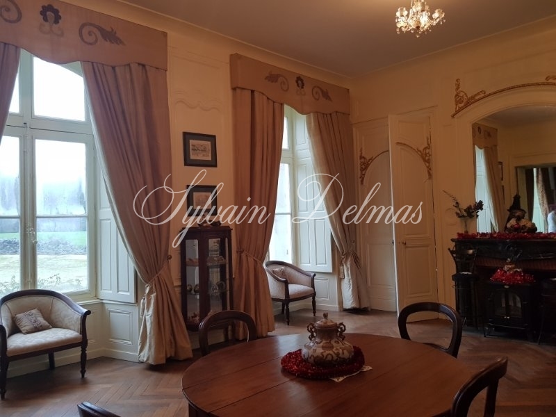 Château — Chateau - 20 pièces - 1200m²