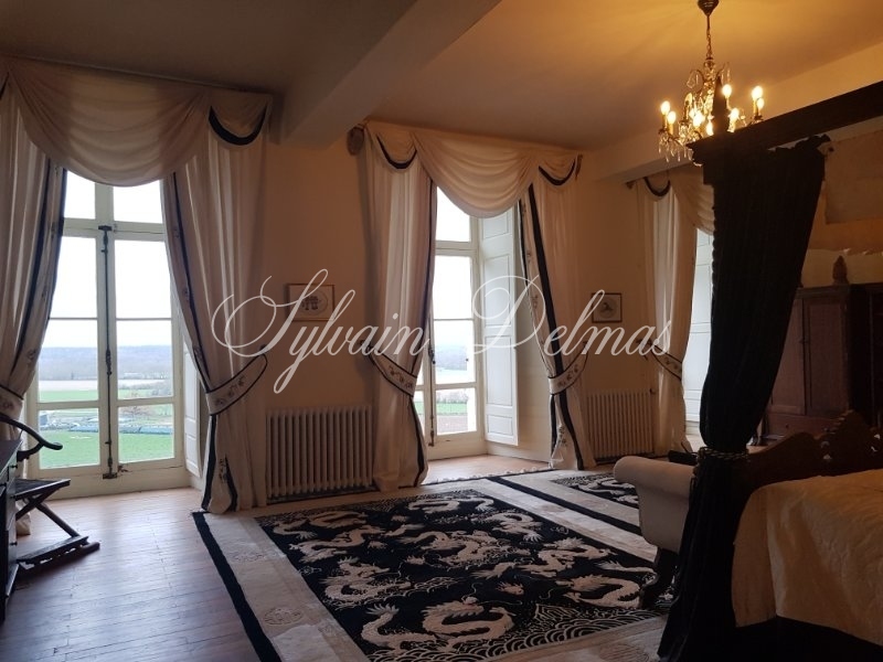 Château — Chateau - 20 pièces - 1200m²