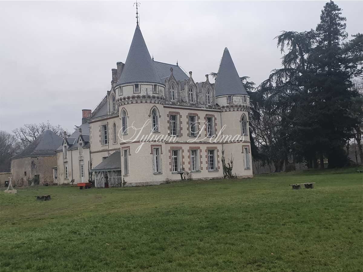 Château — Chateau - 15 pièces - 1200m²