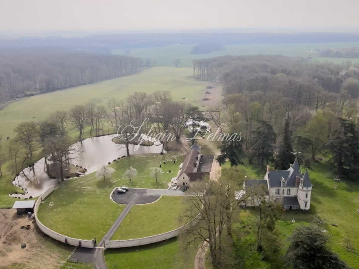 Château — Chateau - 15 pièces - 1200m²