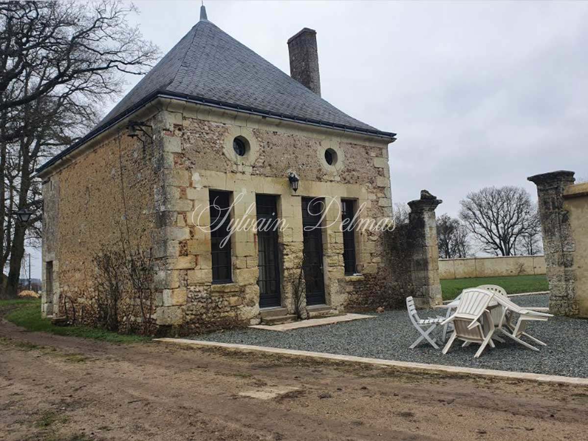 Château — Chateau - 15 pièces - 1200m²