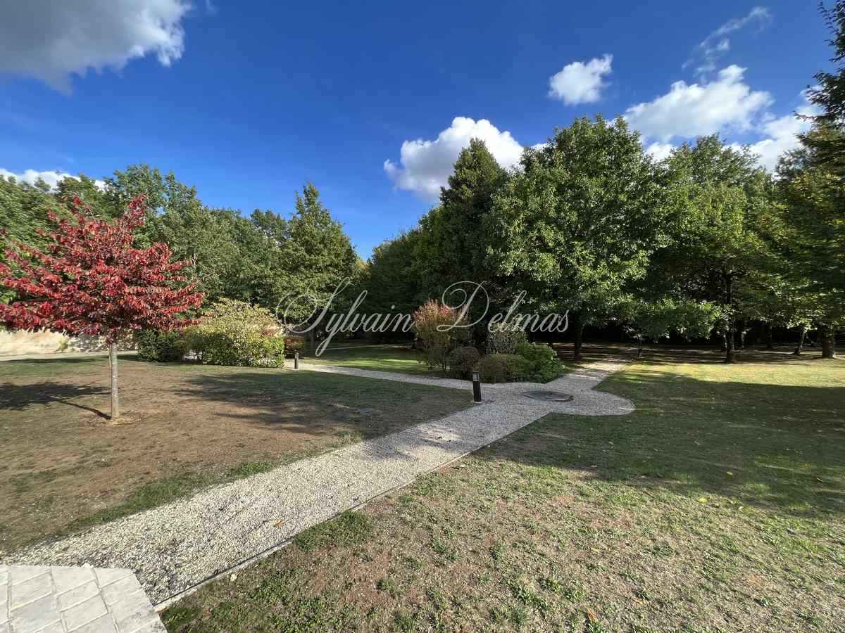 VILLA D ARCHITECTE  576m² avec dépendances du XIX° PROCHE D4UN GOLF