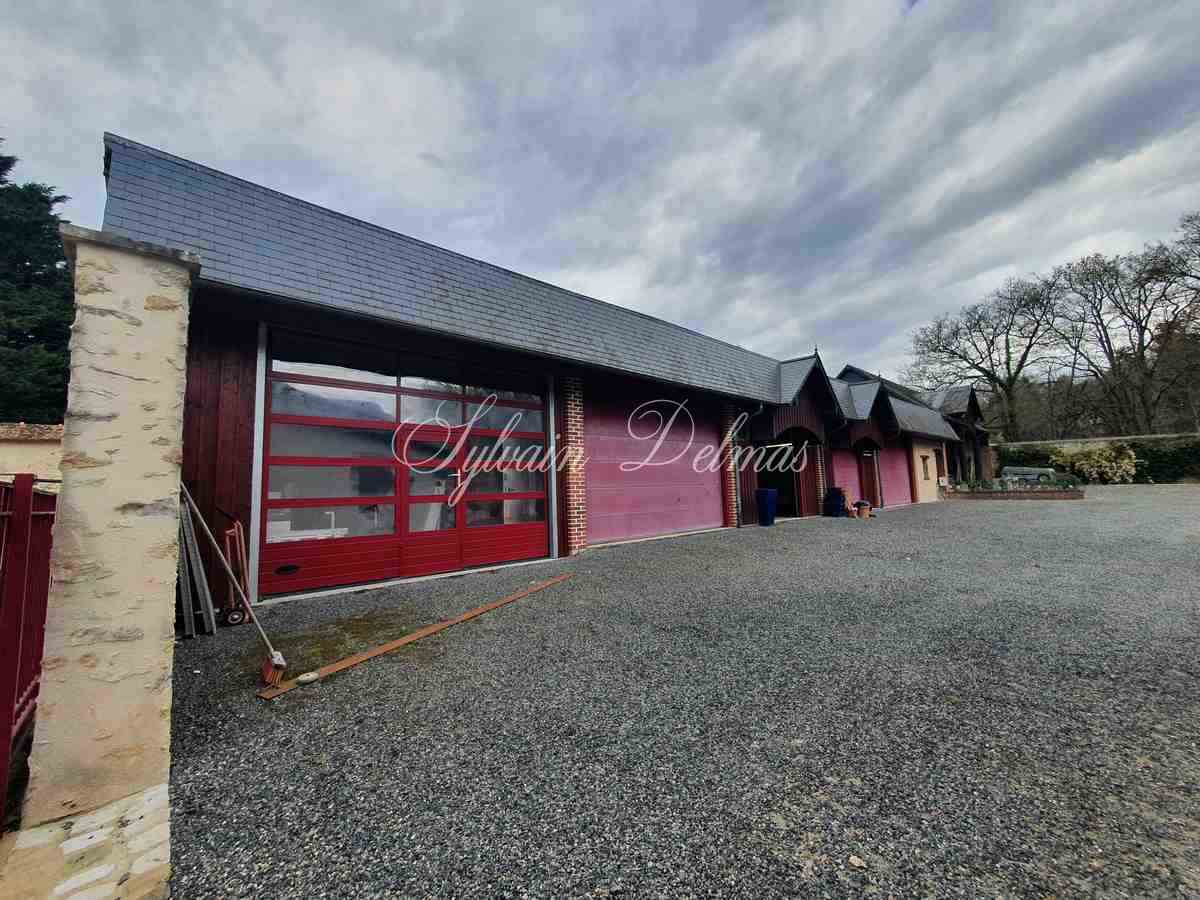 VILLA D ARCHITECTE  576m² avec dépendances du XIX° PROCHE D4UN GOLF