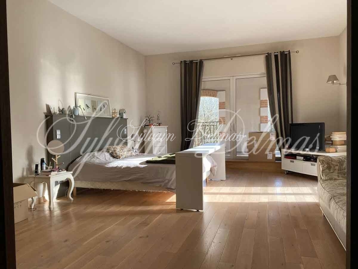 VILLA D ARCHITECTE 576m² avec dépendances du XIX° PROCHE D4UN GOLF