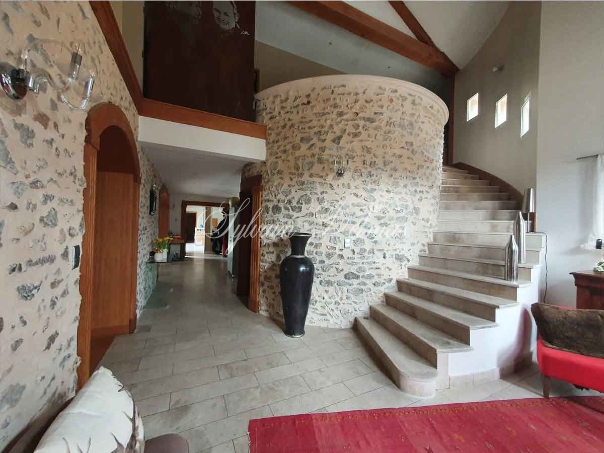VILLA D ARCHITECTE 576m² avec dépendances du XIX° PROCHE D4UN GOLF