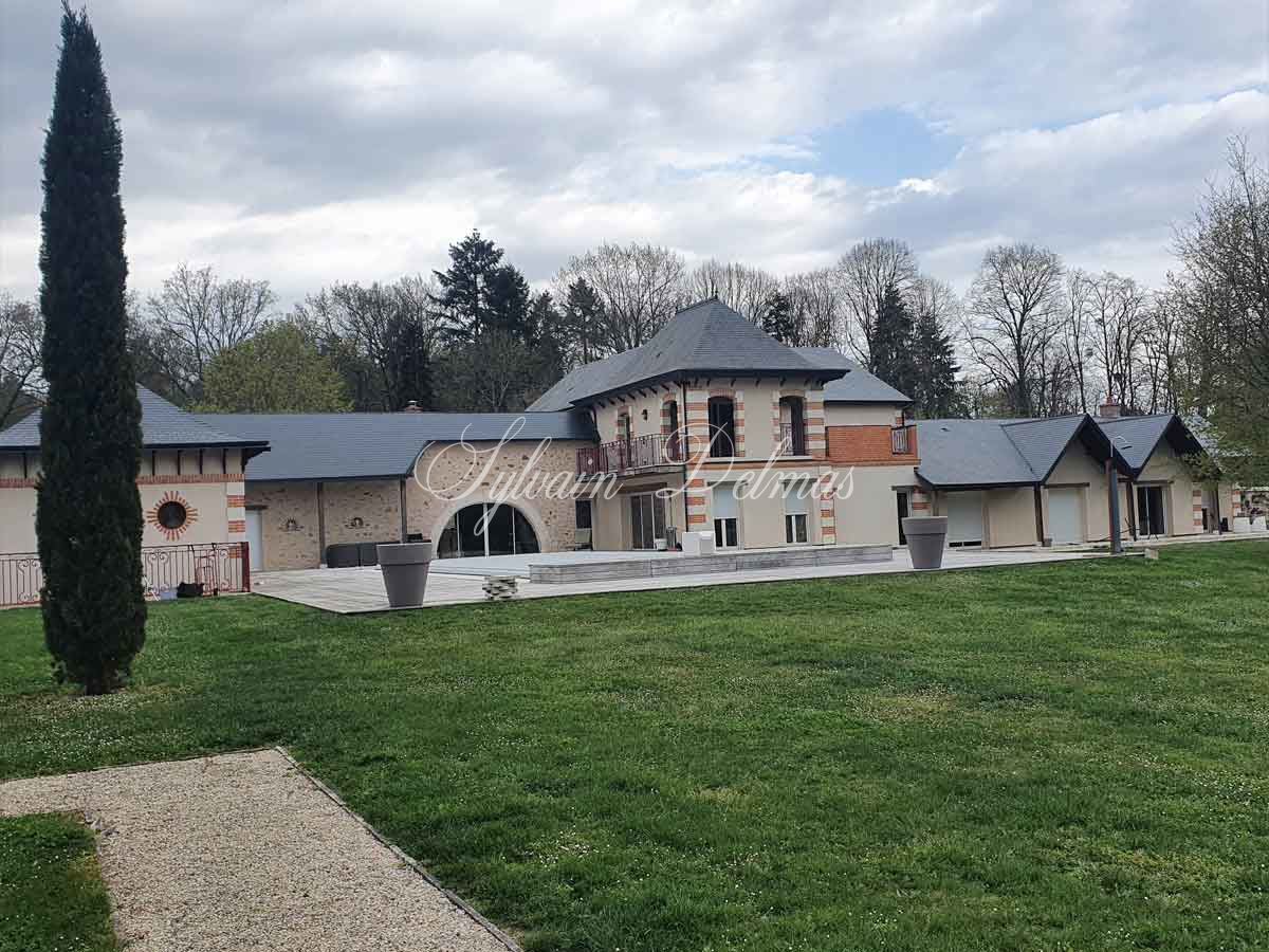 VILLA D ARCHITECTE  576m² avec dépendances du XIX° PROCHE D4UN GOLF