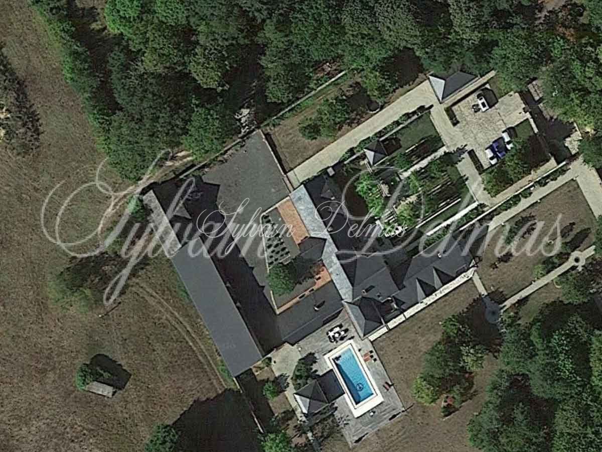 VILLA D ARCHITECTE  576m² avec dépendances du XIX° PROCHE D4UN GOLF