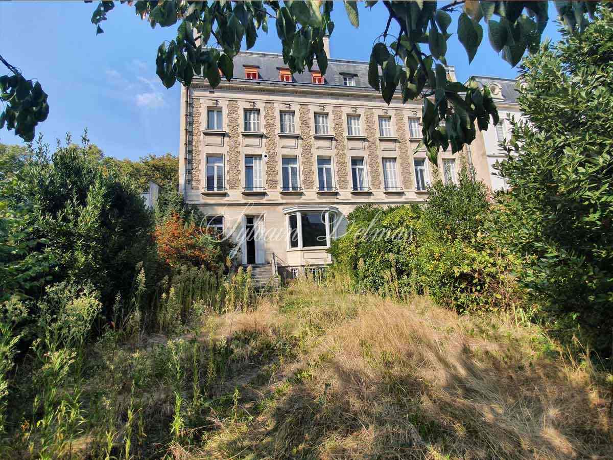 Immeuble de prestige — Immeuble Haussmannien + Terrain constructible - Tours Gare