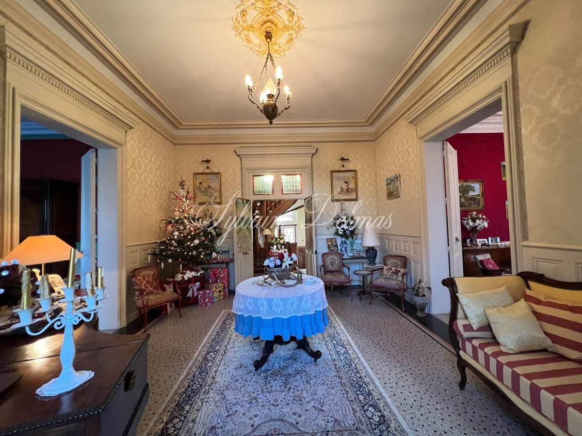 Château — Chateau avec complexe hôtelier et camping - 30min de Tours