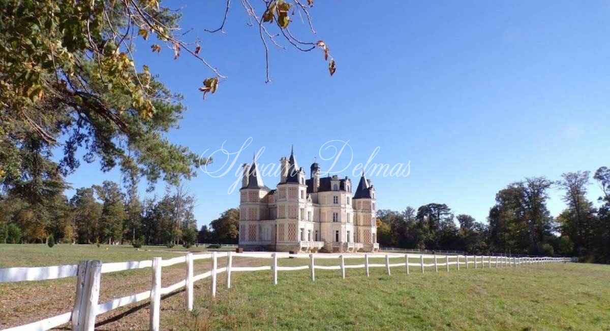 Château — Merveille du XIXe entièrement restauré