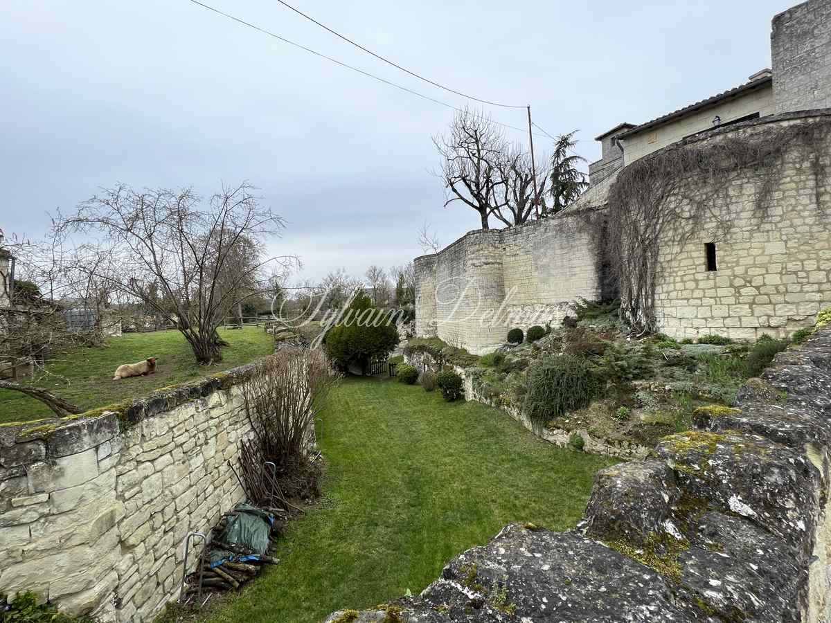 Château médiéval entièrement restauré