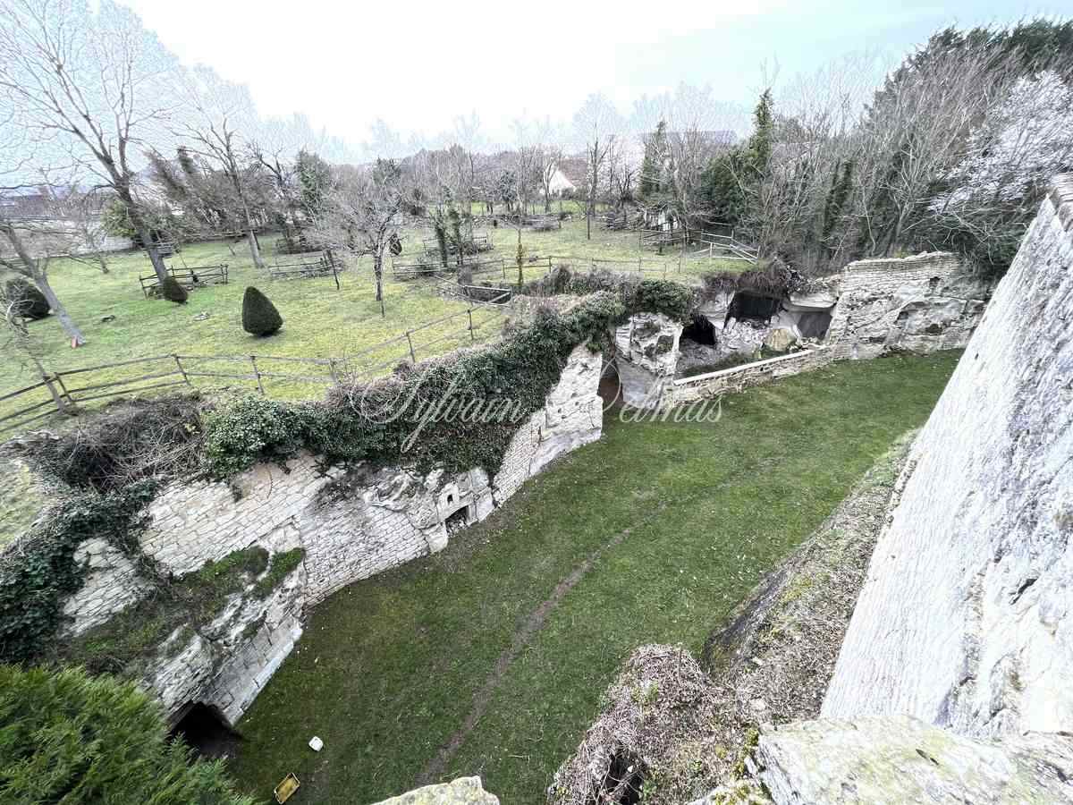 Château médiéval entièrement restauré