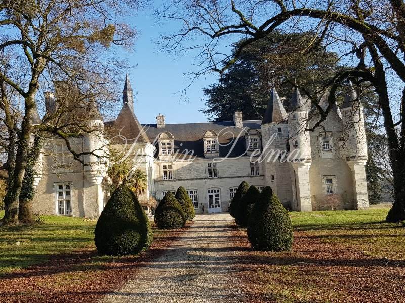 Château entre Tours et Loches
