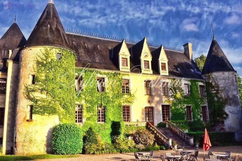 Château entre Tours et Loches