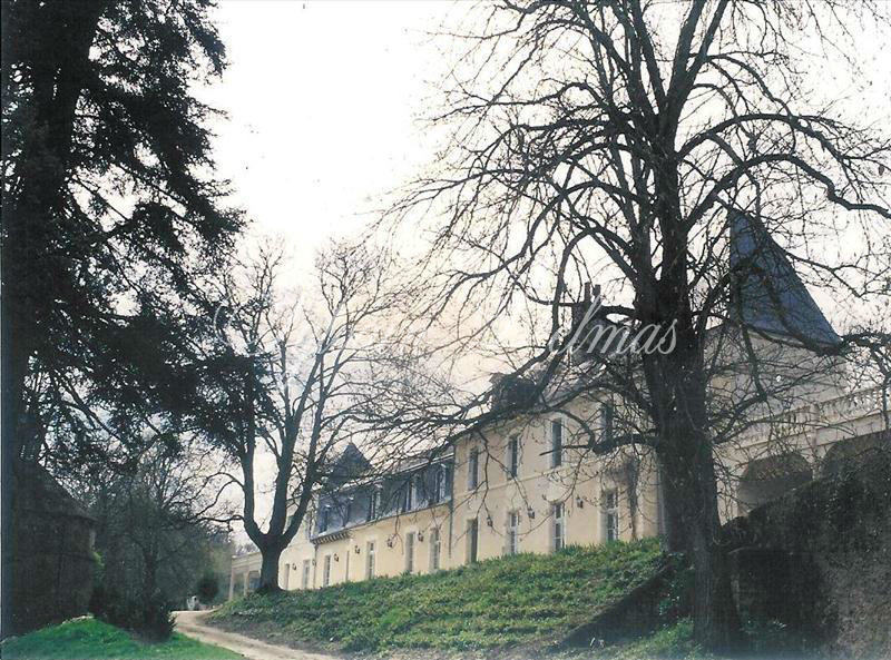 Château XVII et XIX° restauré en activité séminaires mariages