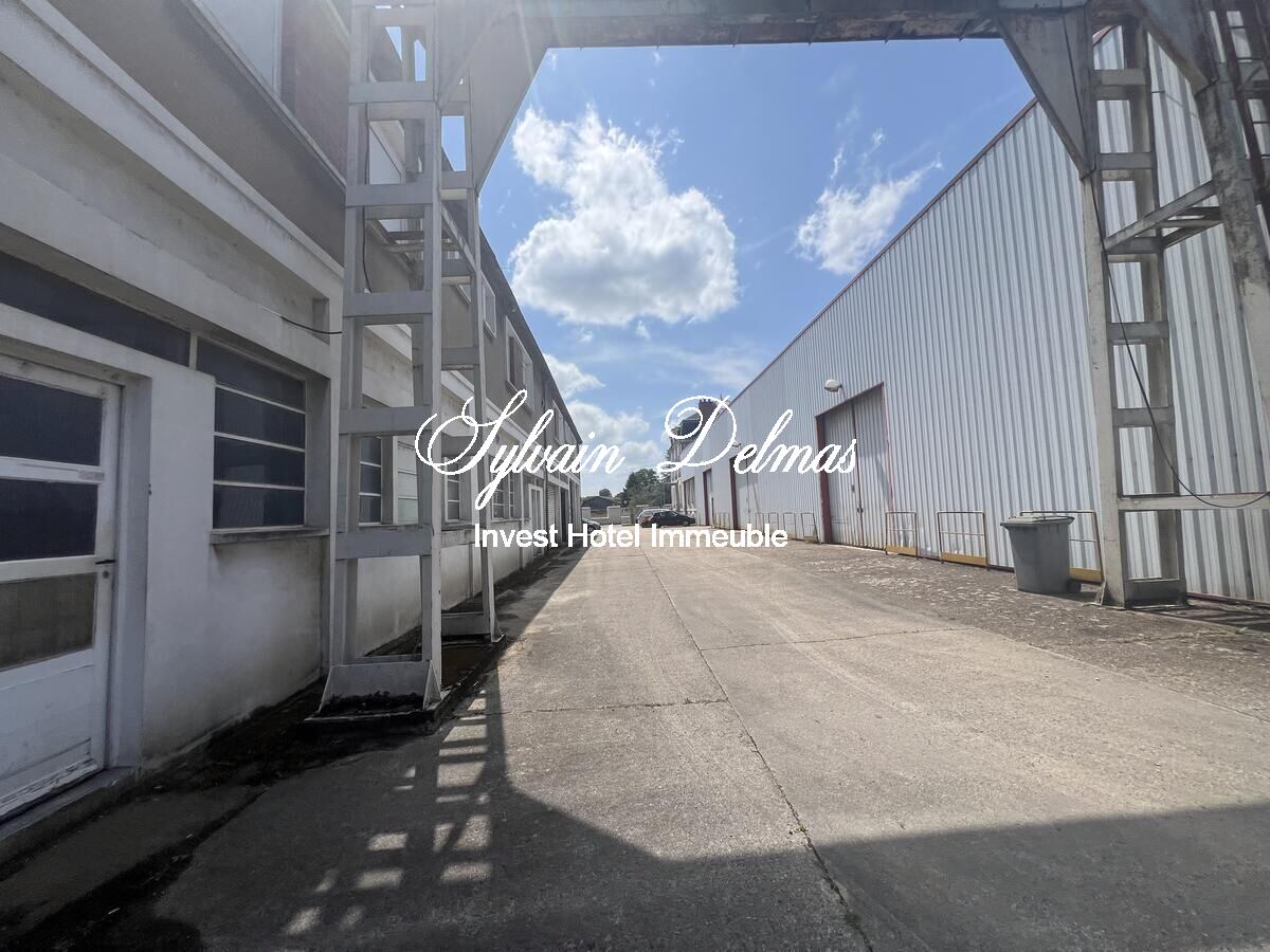 Ensemble immobilier locaux commerciaux