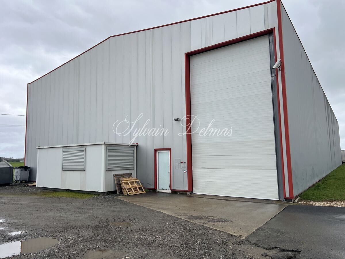 Ensemble immobilier locaux commerciaux