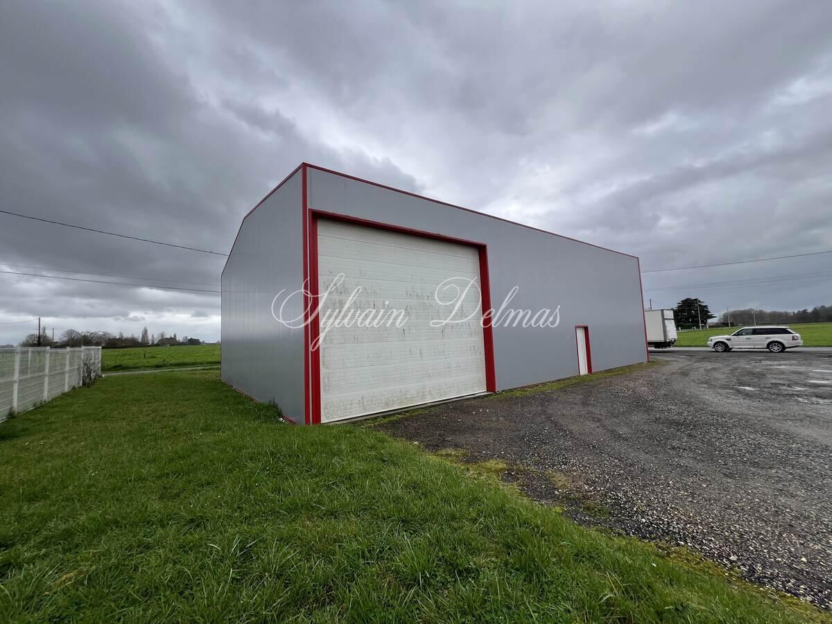Ensemble immobilier locaux commerciaux