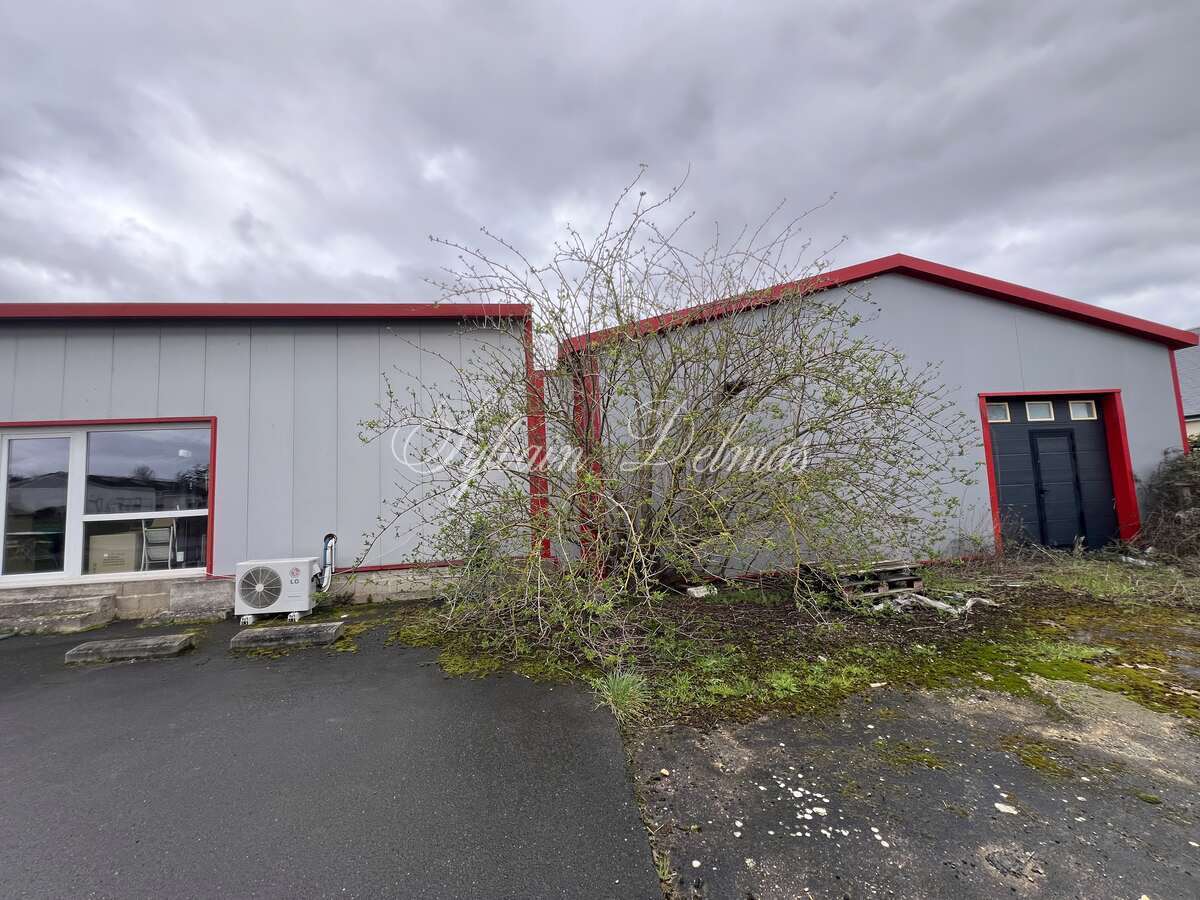 Ensemble immobilier locaux commerciaux