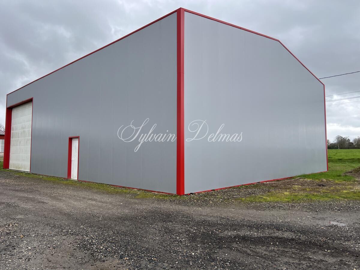 Ensemble immobilier locaux commerciaux
