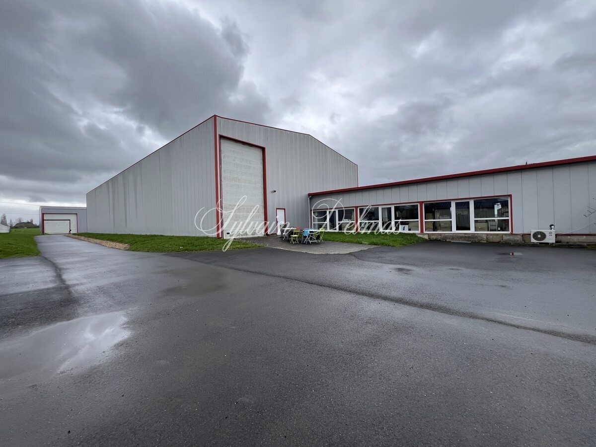 Ensemble immobilier locaux commerciaux