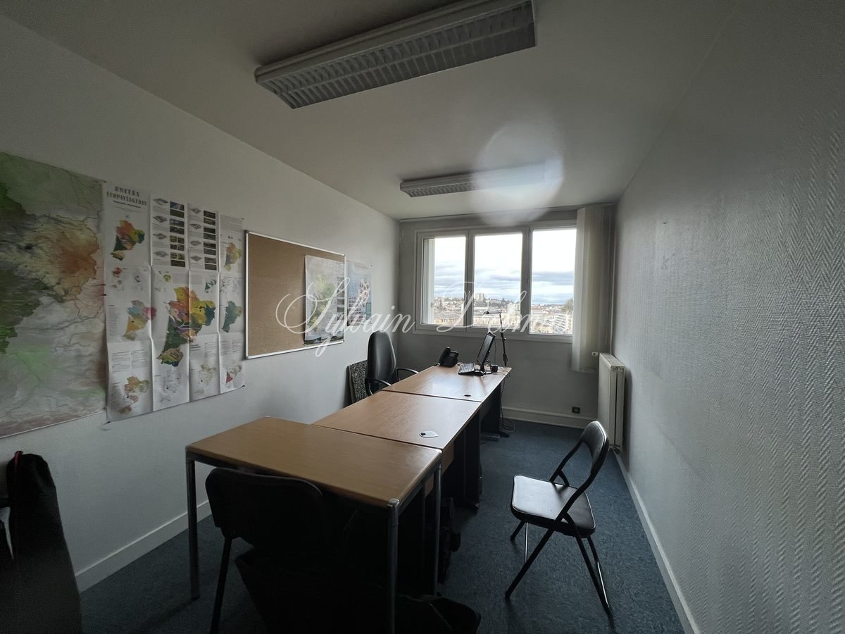 Immeuble de standing — IMMEUBLE DE RAPPORT