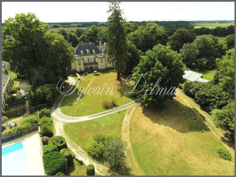 Château à 30 minutes de la cote Atlantique