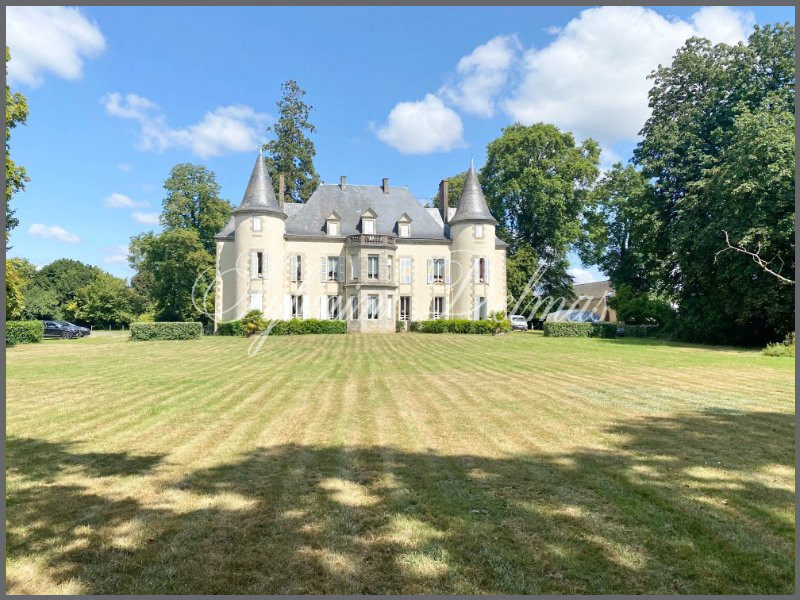 Château à 30 minutes de la cote Atlantique