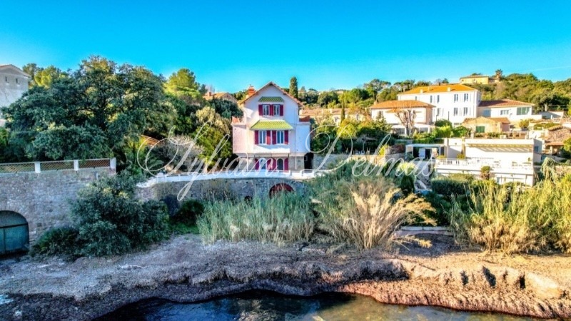 VILLA PIED DANS L'EAU ACCÉS DIRECT PLAGE
