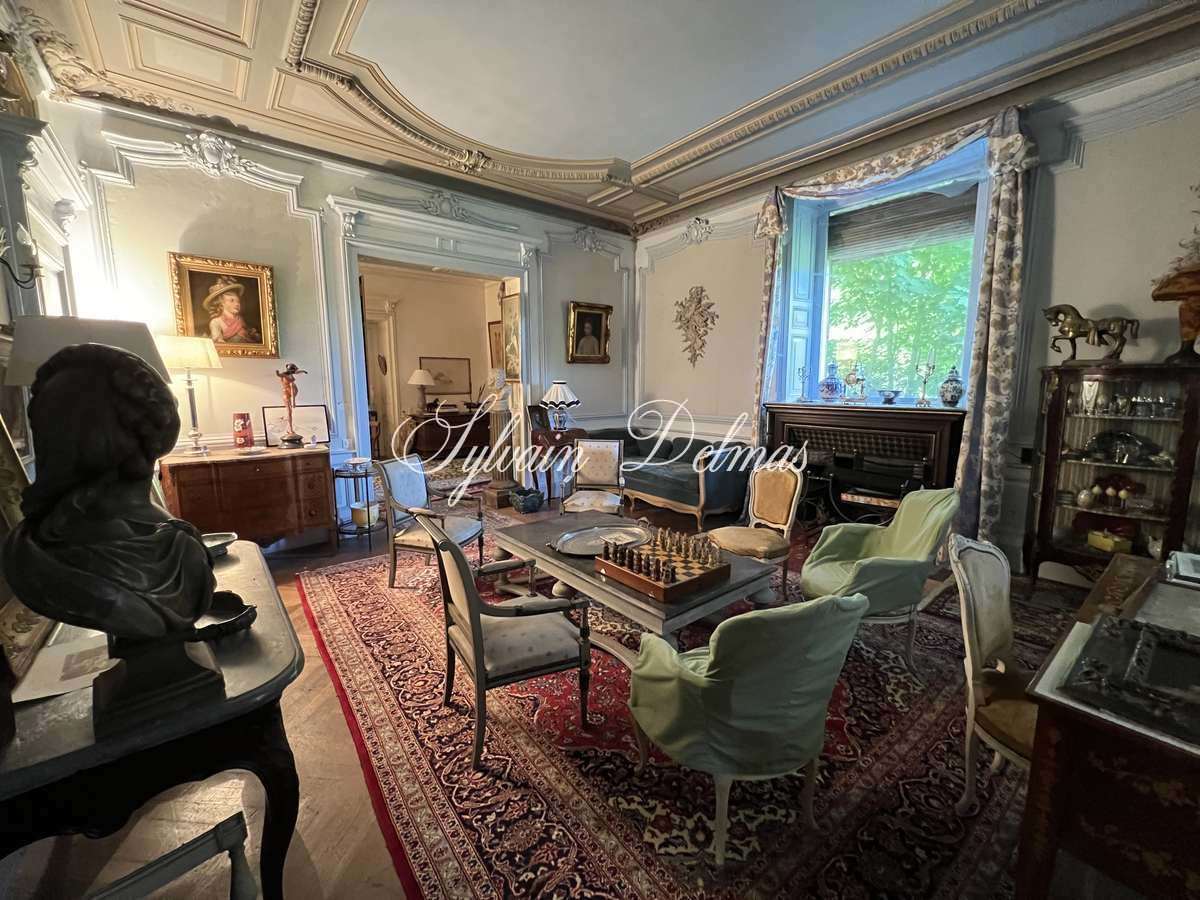 Château — SUBLIME CHÄTEAU  A RESTAURER