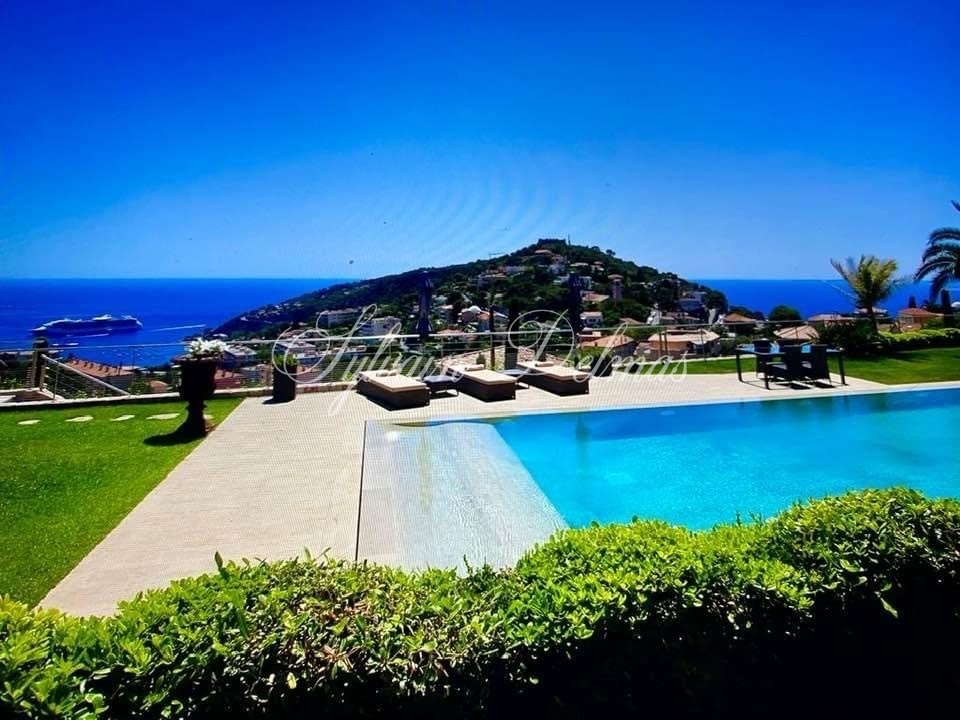 Somptueuse villa récente à Villefranche sur Mer