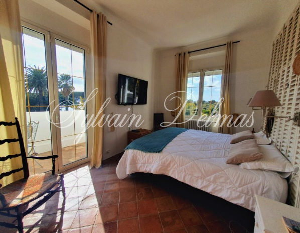 VILLA A GRIMAUD