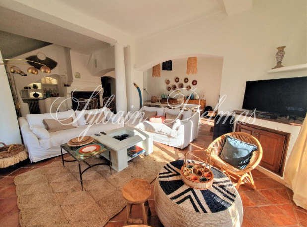 VILLA A GRIMAUD