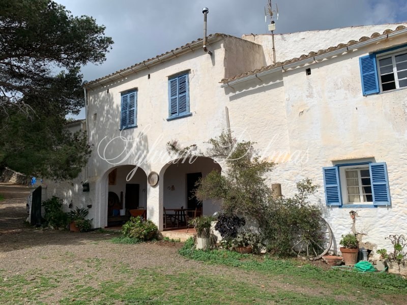 FERME ECOLOGIQUE ET VILLA SUR DOMAINE DE 99 HECTARES