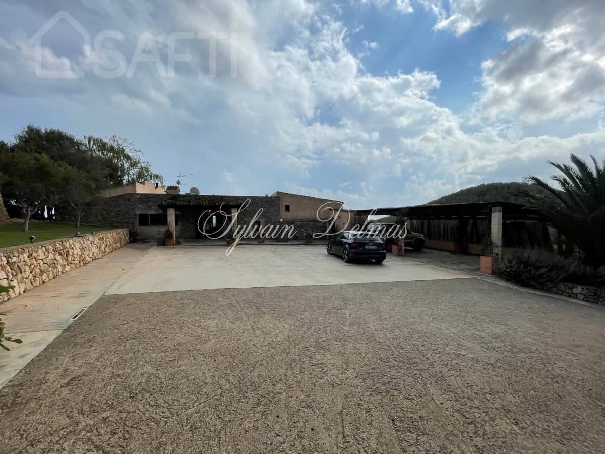 VILLA DE STANDING SUR L ILE DE PALMA