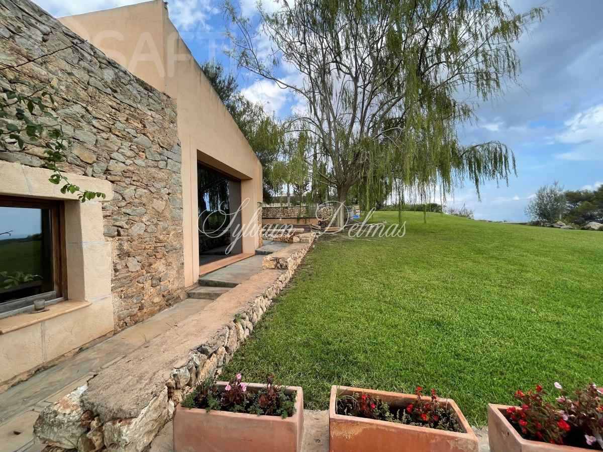 VILLA DE STANDING SUR L ILE DE PALMA