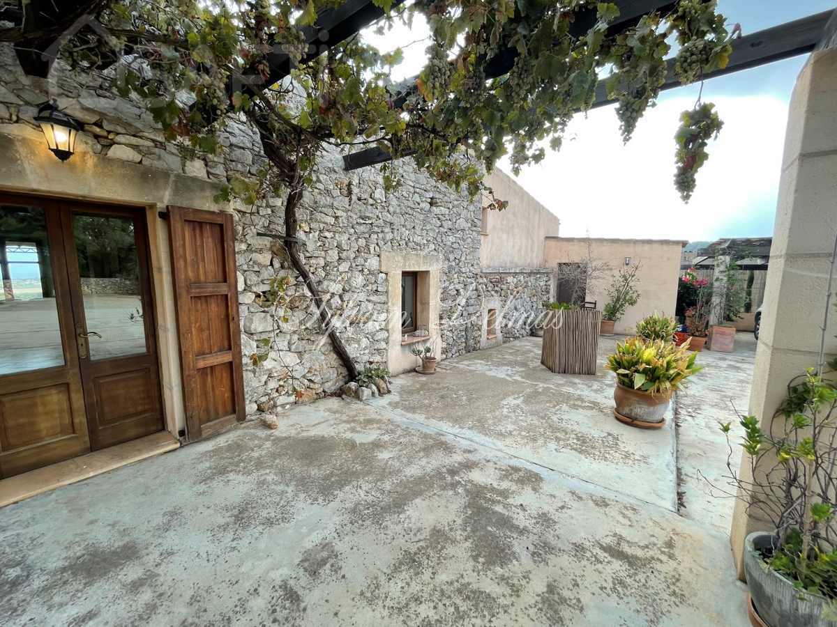 VILLA DE STANDING SUR L ILE DE PALMA